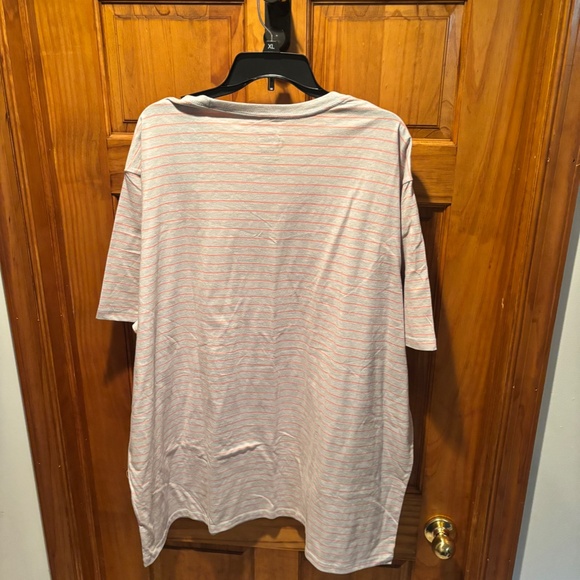 Foundry Men's Crewneck Short Sleeve T-shirt in Gray Pink Stripe 3XL NWT - Picture 3 of 5